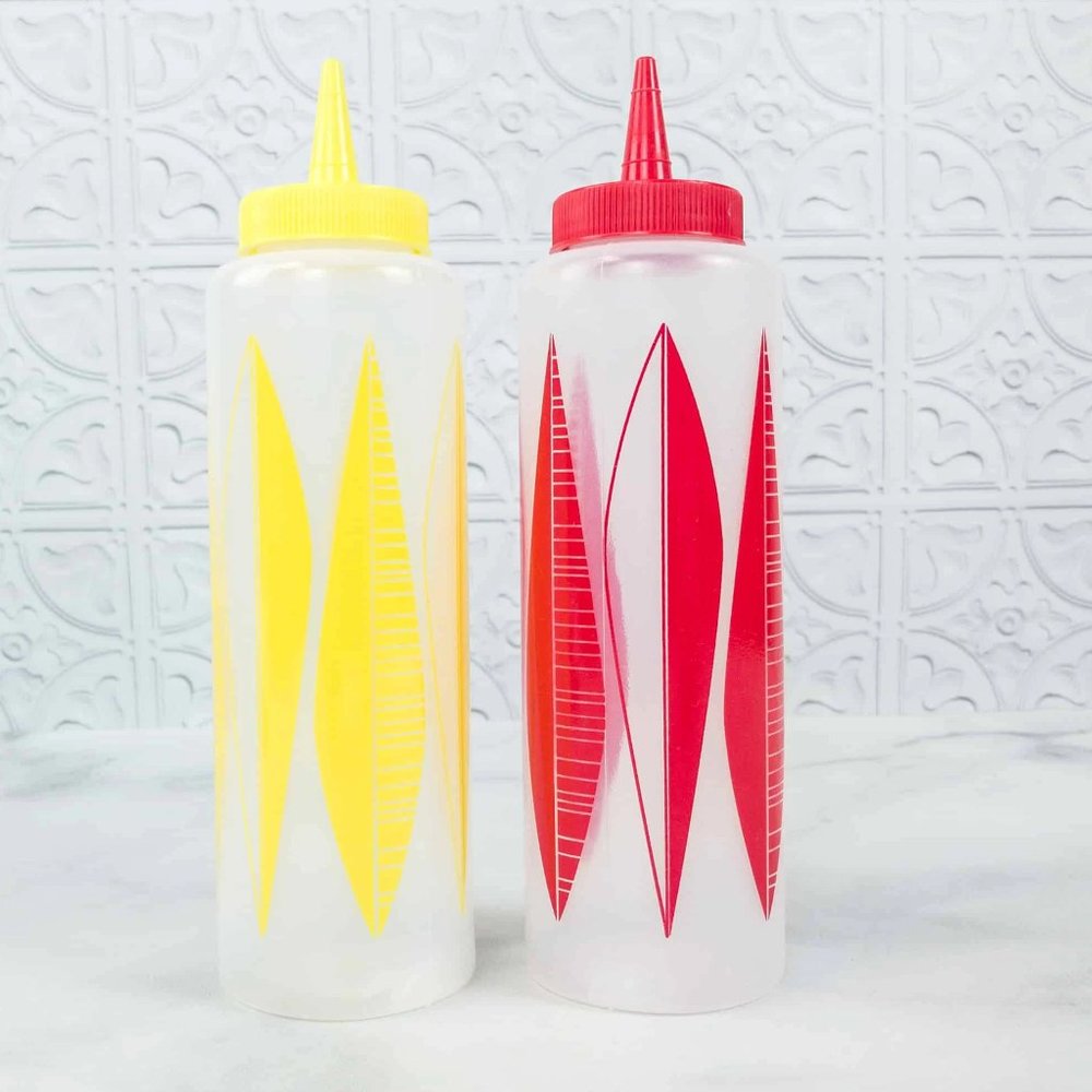 NWOT Ketchup & Mustard Squeeze Bottles Set